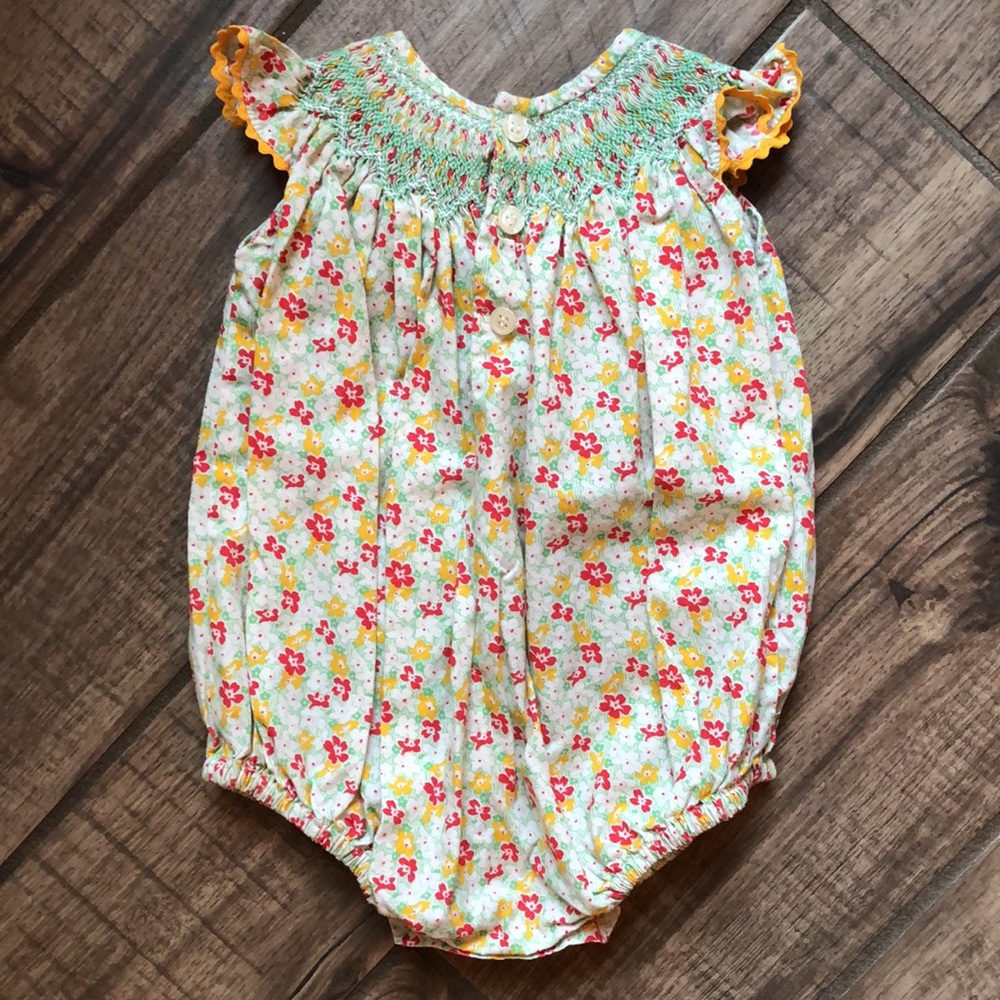Beyond adorable Orient Express Inc smocked bubble. - Picture 5 of 6